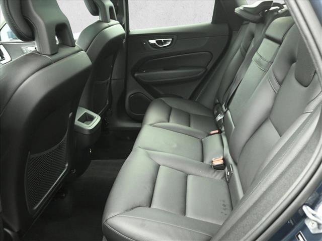 Used 2018 Volvo XC60 T5 Momentum w/ Convenience Package image 20