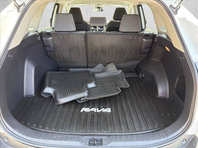 Used 2020 Toyota RAV4 XLE w/ All Weather Liner Package AWD/4WD image 25