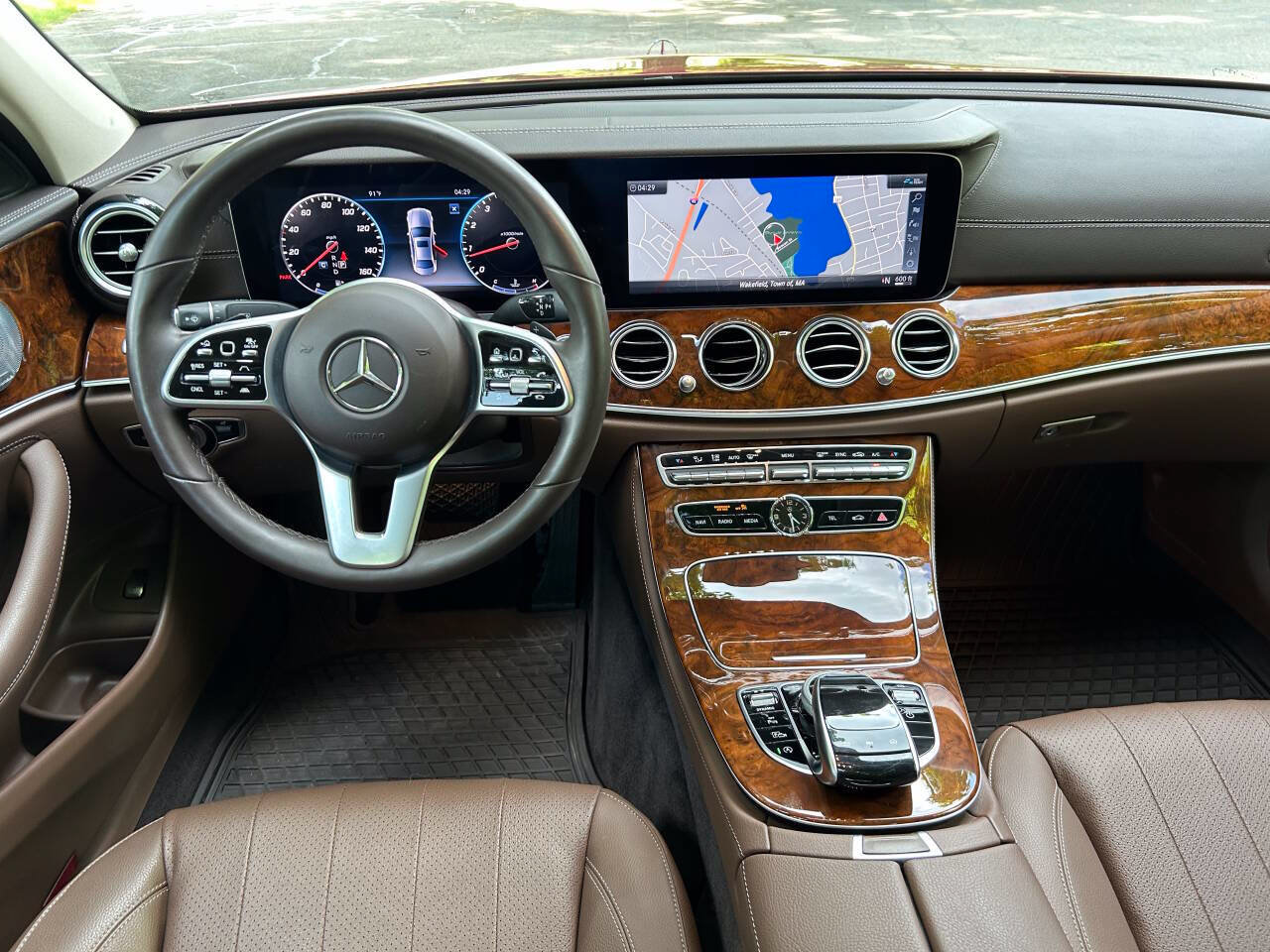 Used 2019 Mercedes-Benz E 450 4MATIC Sedan w/ Driver Assistance Package image 21