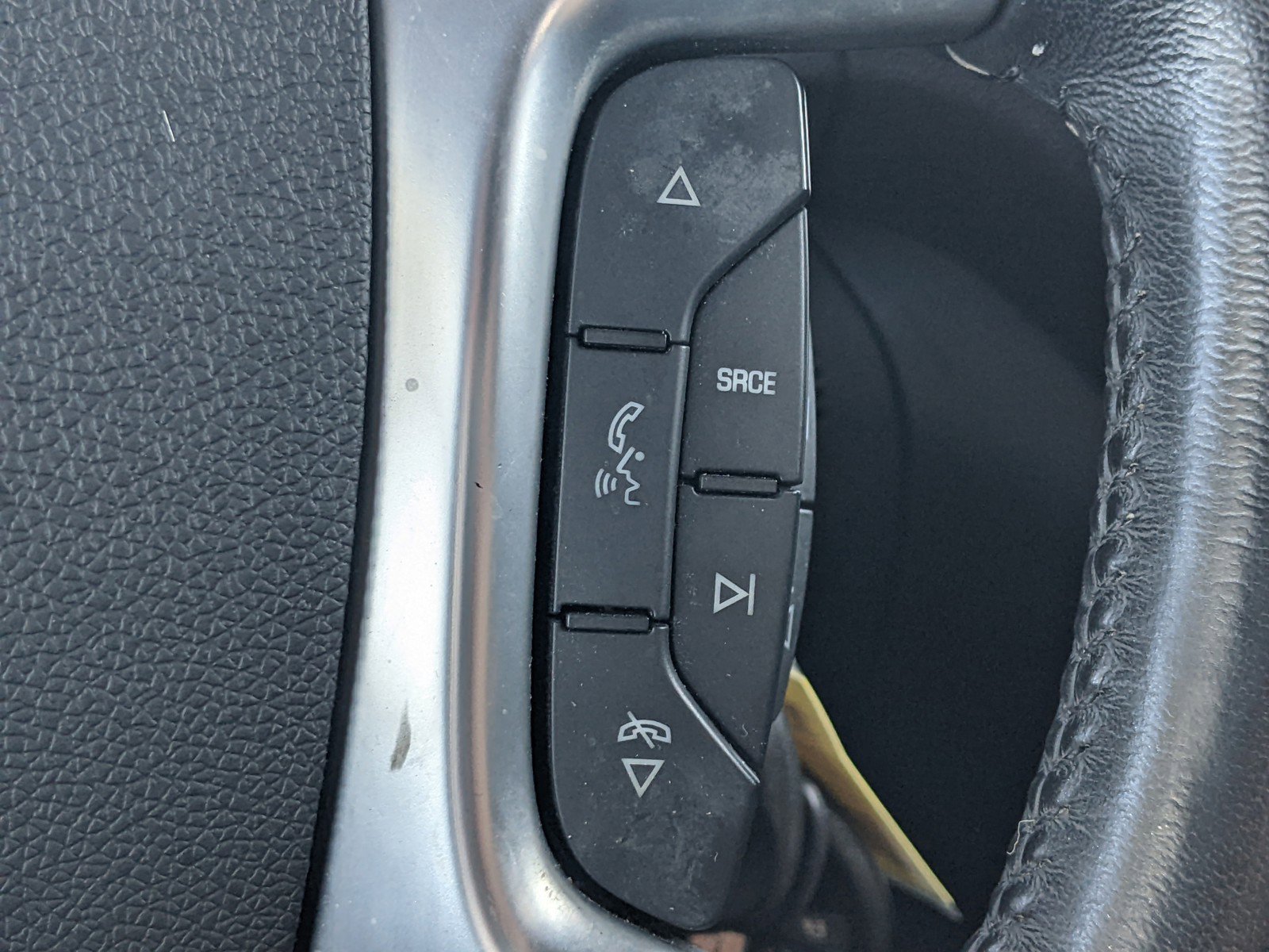 Used 2016 GMC Acadia SLE image 21