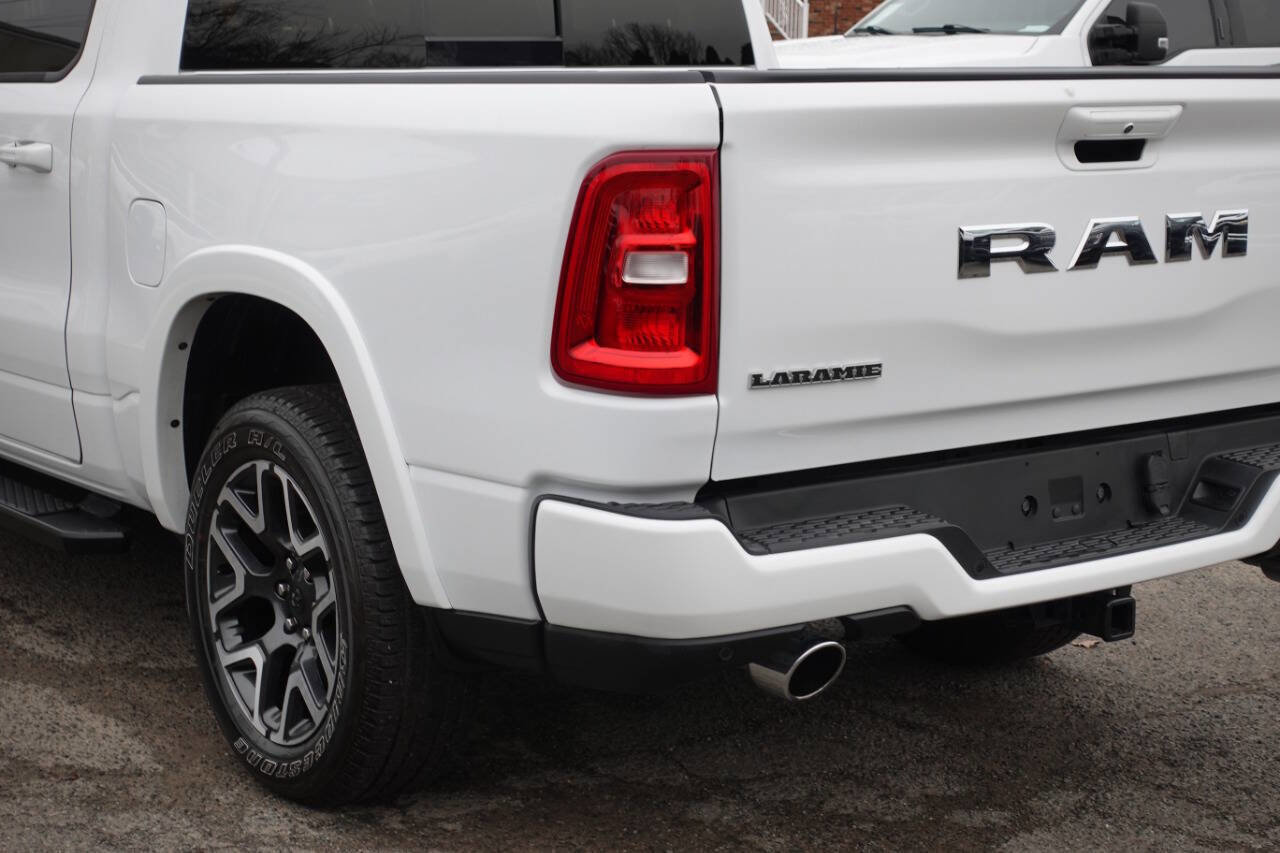 Used 2025 RAM 1500 Laramie w/ Sport Appearance Package AWD/4WD image 12