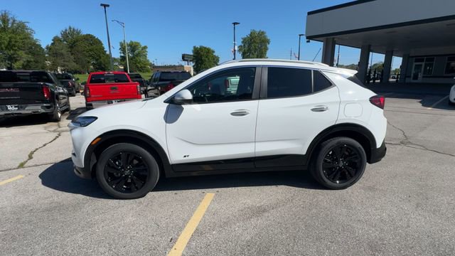 Used 2025 Buick Encore GX Sport Touring w/ Comfort Package AWD/4WD image 5