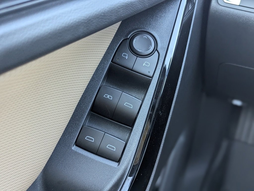 New 2026 Chevrolet Equinox ACTIV w/ Convenience Package III image 20