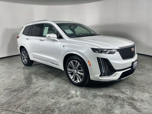 Used 2025 Cadillac XT6 Premium Luxury w/ Technology Package image 2