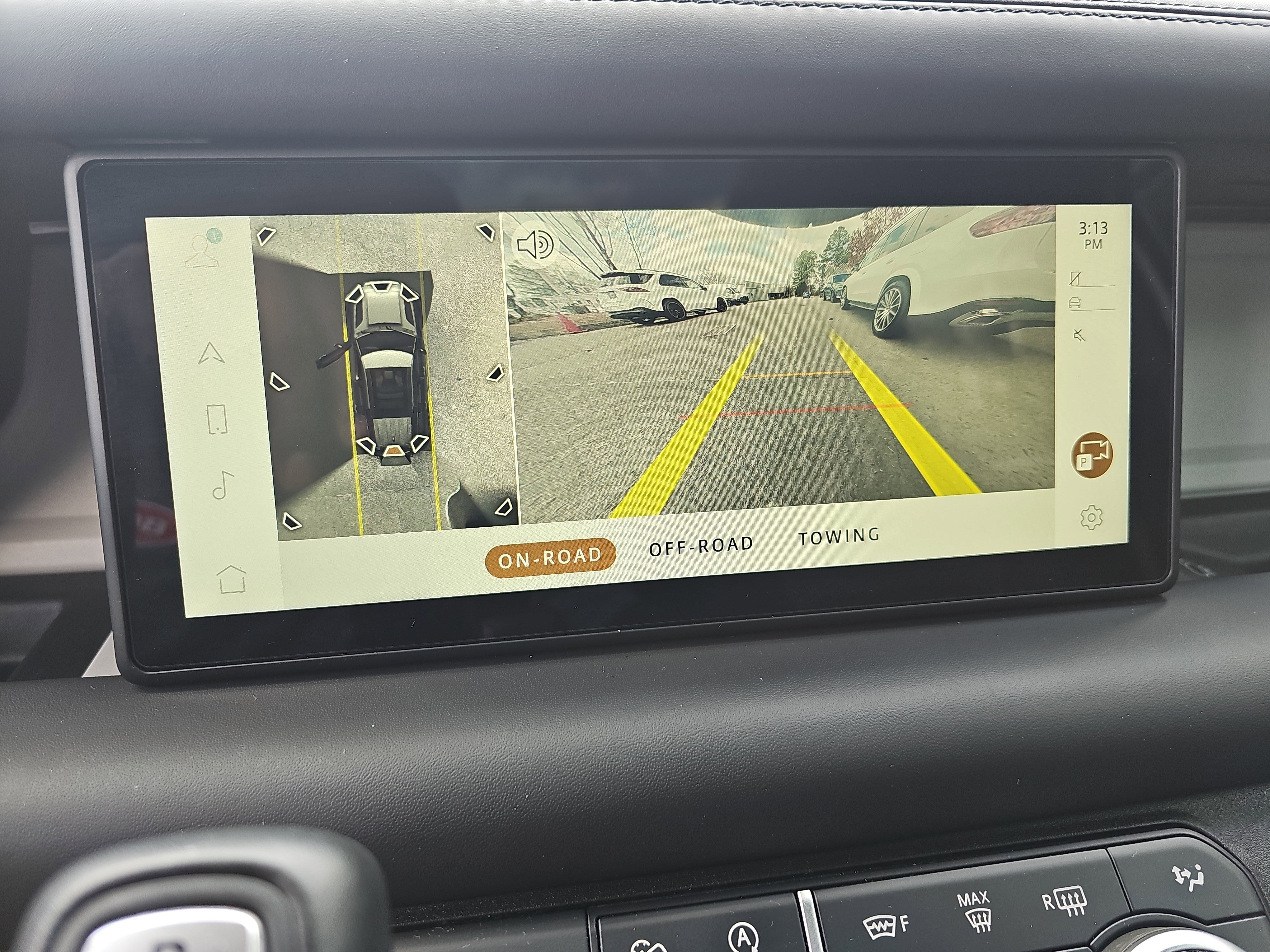 Used 2024 Land Rover Defender 110 X-Dynamic SE image 25