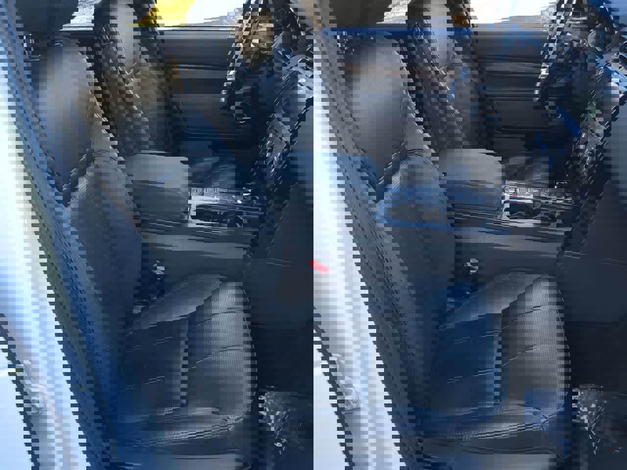 Used 2018 Land Rover Discovery SE image 23