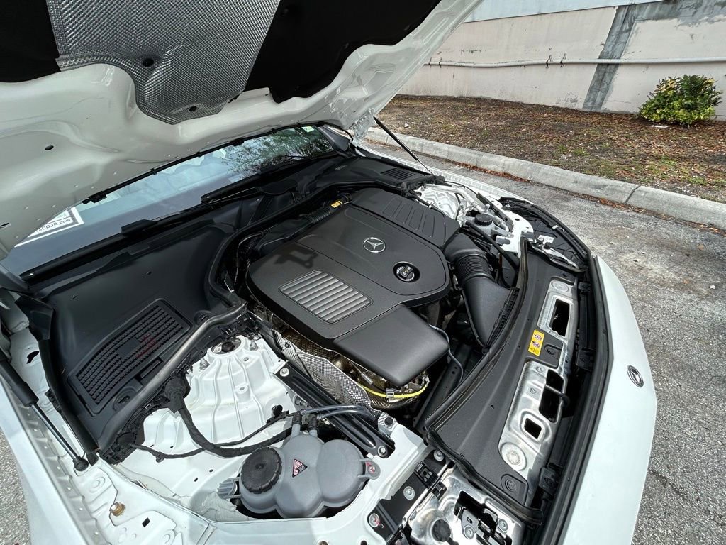 Used 2025 Mercedes-Benz C 300 4MATIC Sedan image 31