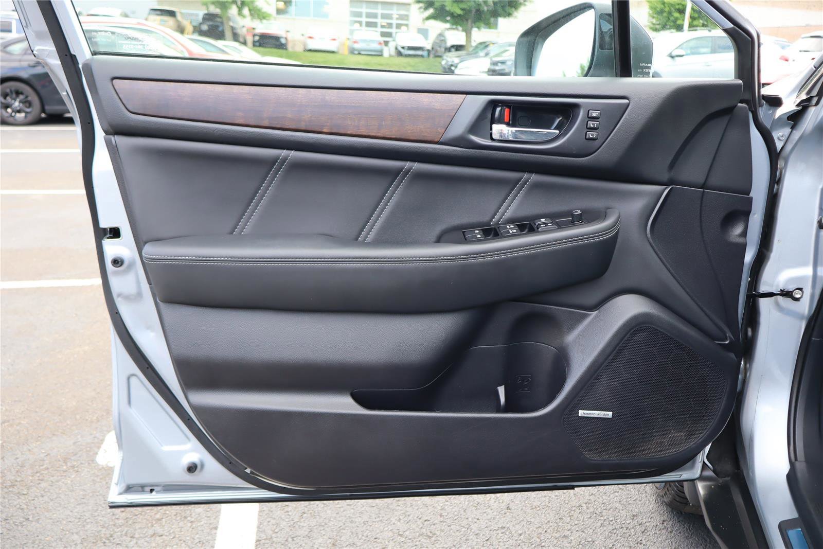 Used 2019 Subaru Outback 2.5i Limited AWD/4WD image 13