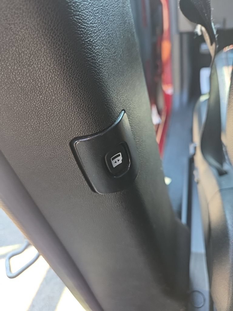 Used 2018 Dodge Grand Caravan GT FWD image 18