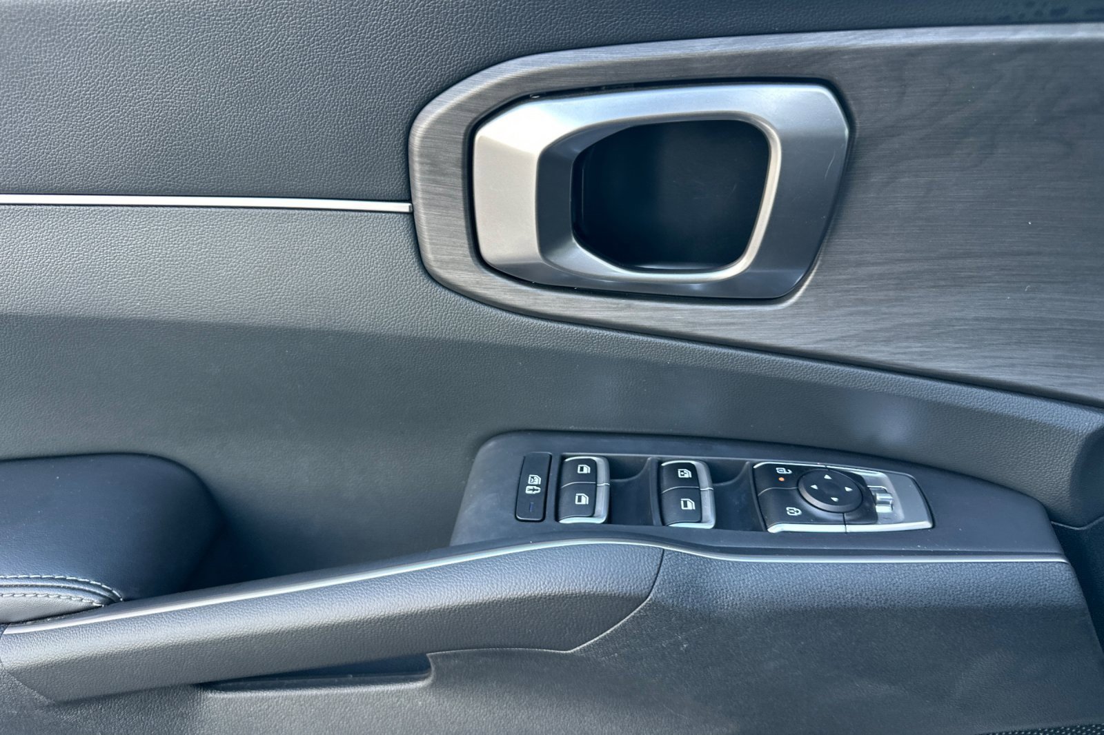 Used 2024 Kia Sorento X-Line EX image 8