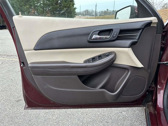 Used 2015 Chevrolet Malibu LT w/ Power Convenience Package image 16