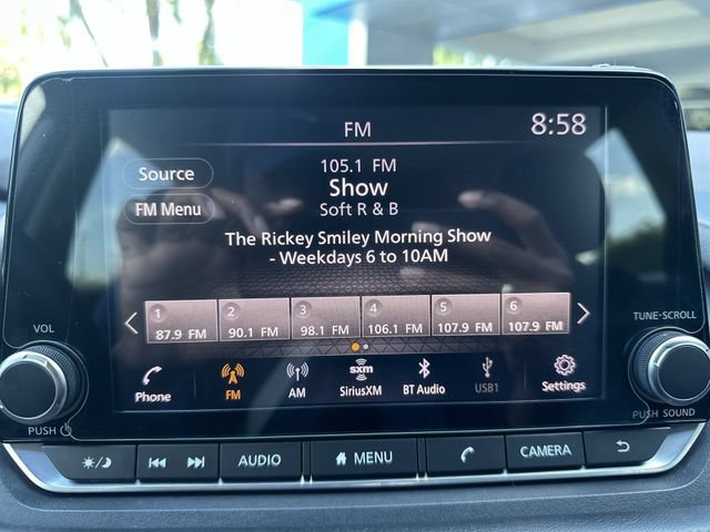 Used 2022 Nissan Rogue SV FWD image 25