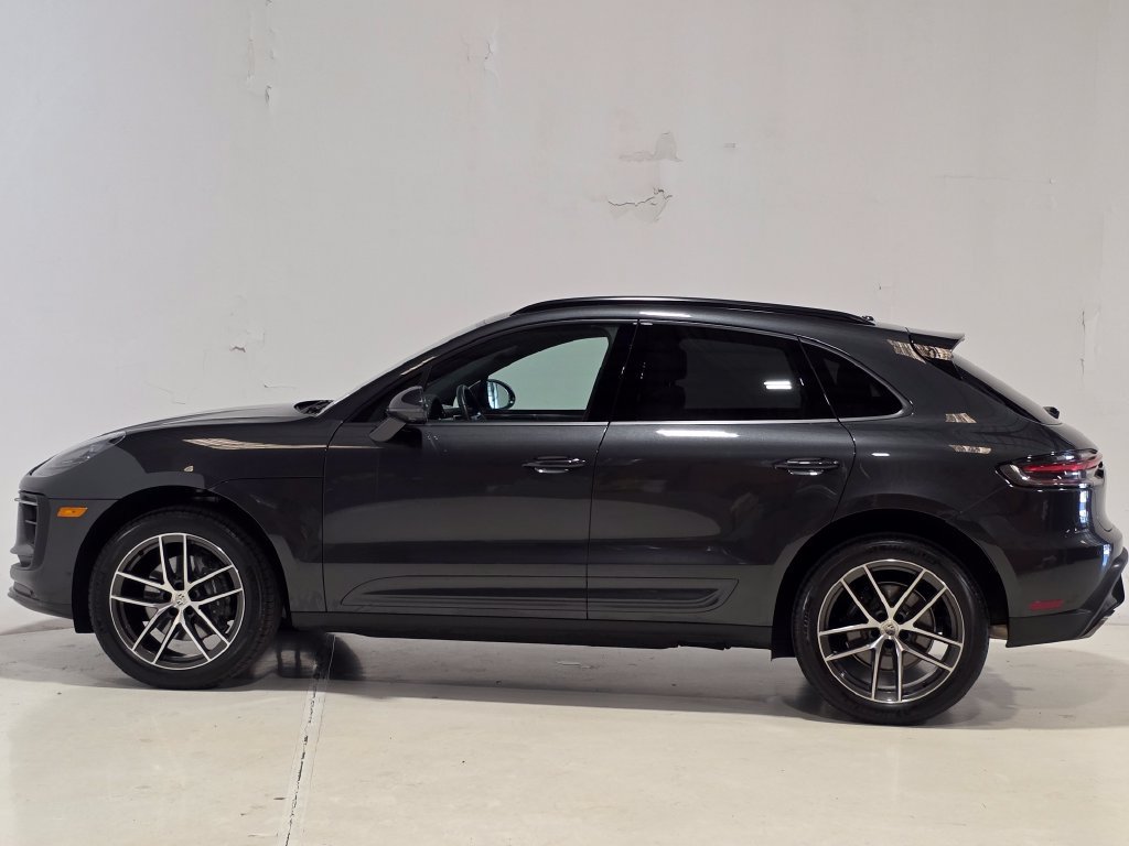 Certified 2026 Porsche Macan AWD/4WD image 9