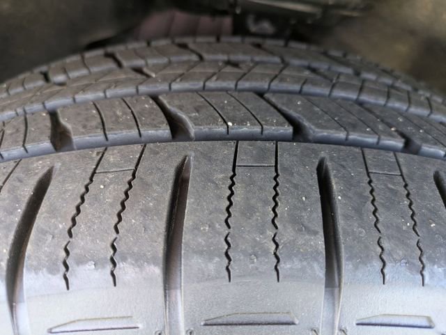 Used 2022 Ford Explorer XLT w/ Equipment Group 202A image 11