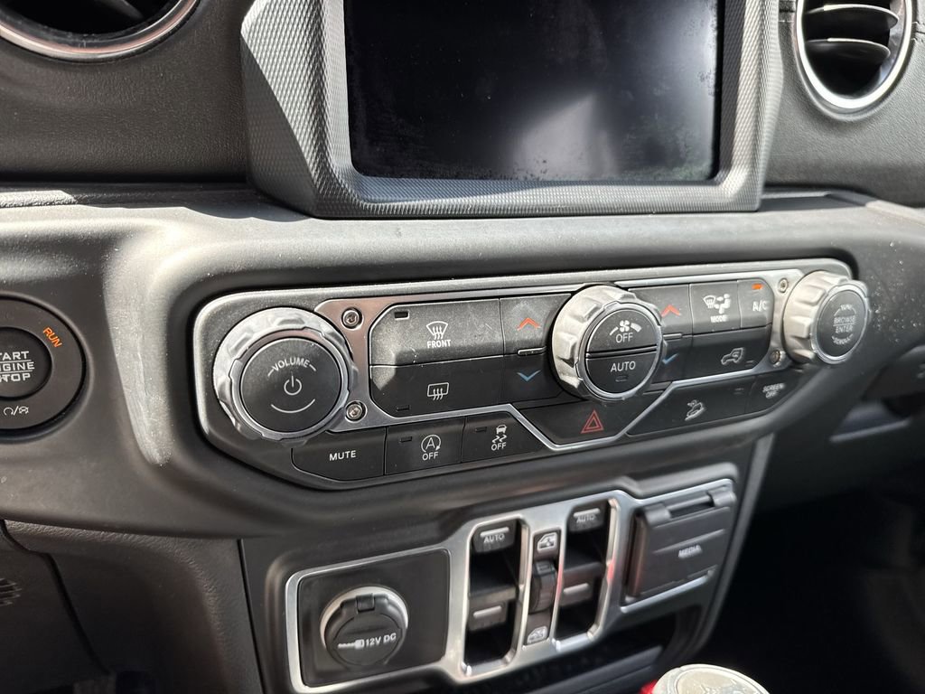 Used 2019 Jeep Wrangler Unlimited Sahara AWD/4WD image 47