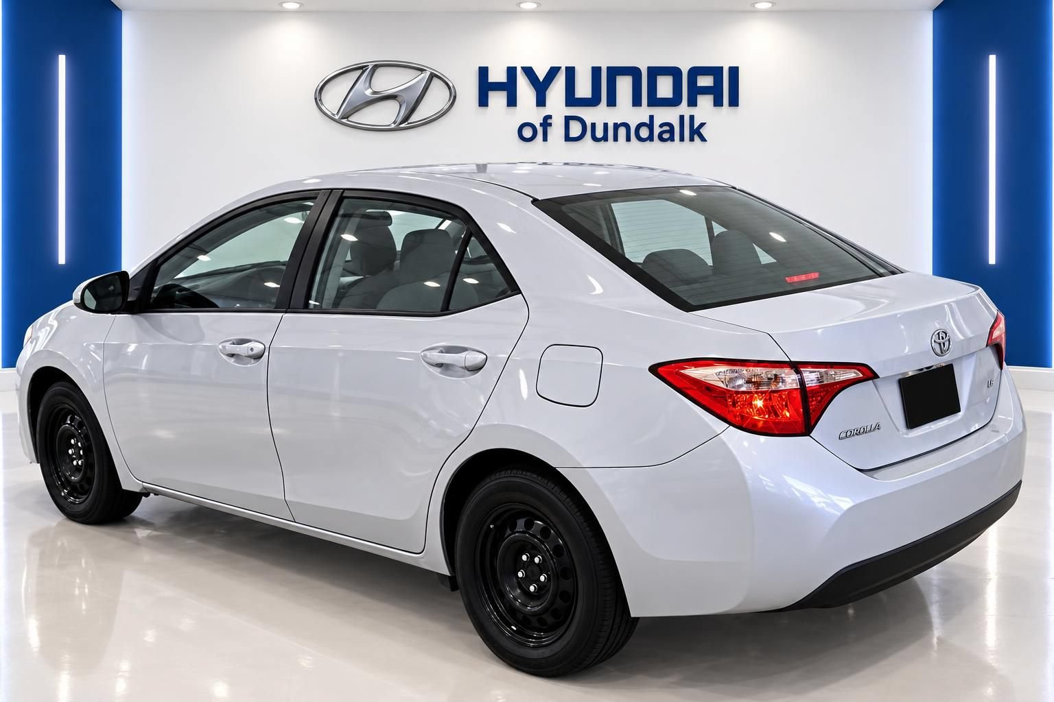 Used 2017 Toyota Corolla LE w/ Carpet Mat Package (TMS) FWD image 2