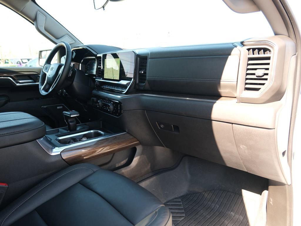 Used 2025 Chevrolet Silverado 1500 LT Trail Boss w/ Convenience Package II image 35