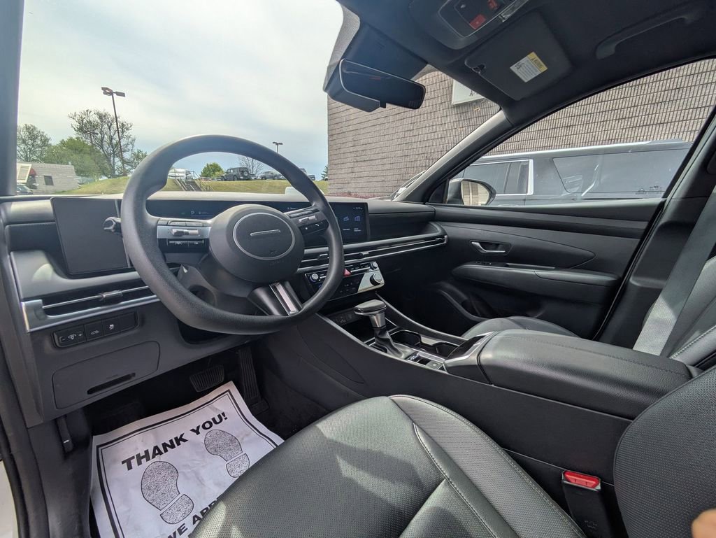 Used 2025 Hyundai Santa Cruz SEL FWD image 15