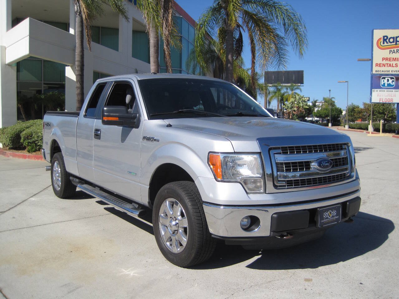 Used 2013 Ford F150 XLT w/ Luxury Equipment Group AWD/4WD image 1