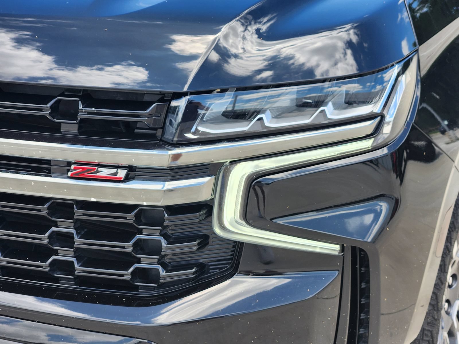 Certified 2021 Chevrolet Tahoe Z71 w/ Luxury Package AWD/4WD image 9