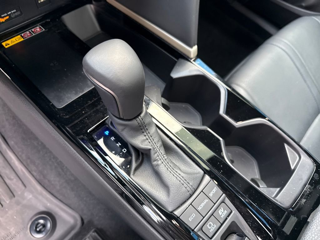 Used 2025 Toyota Camry XSE image 27