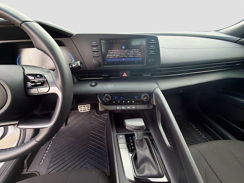 Used 2025 Hyundai Elantra Sport FWD image 25