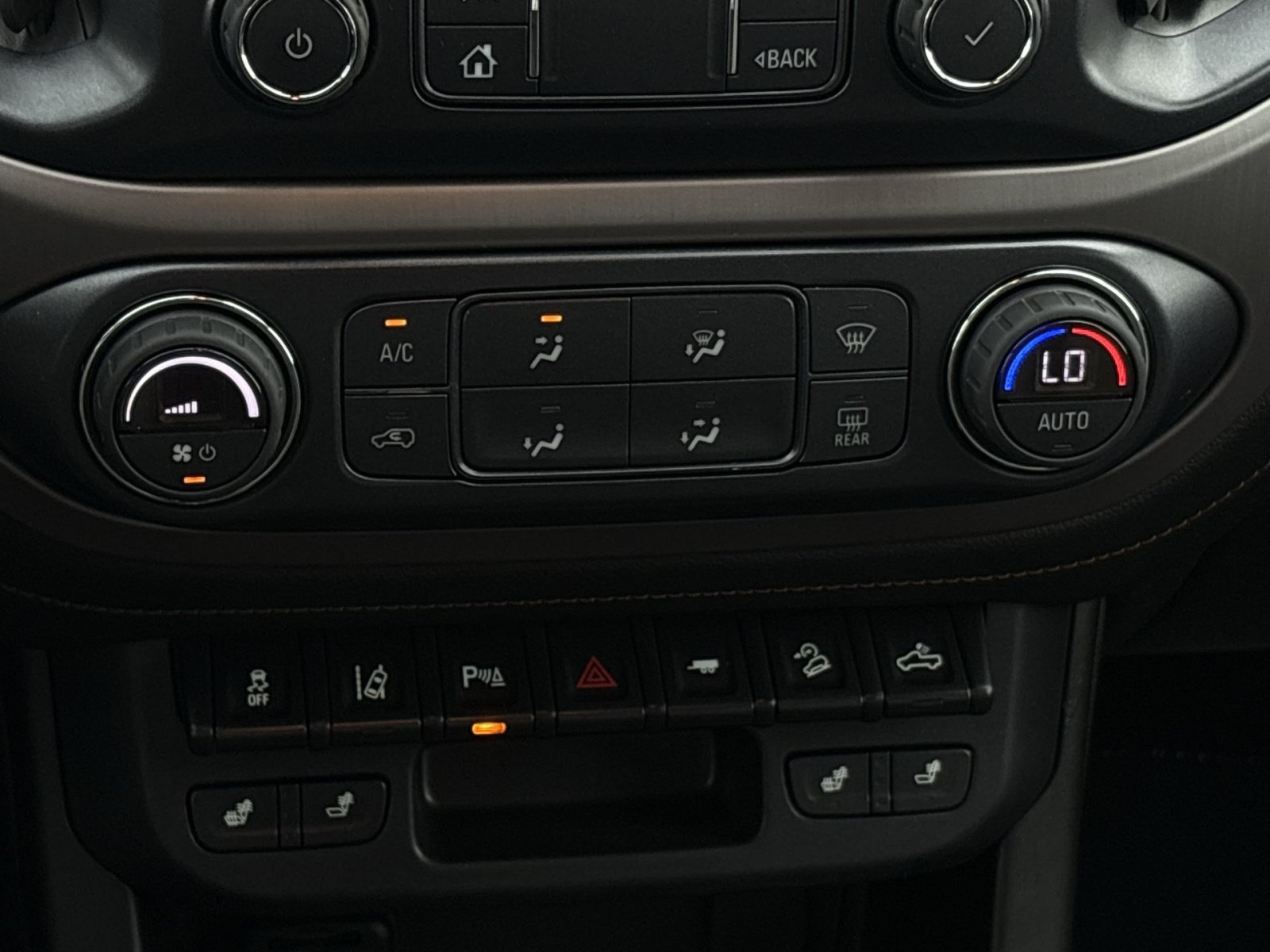 Used 2021 GMC Canyon AT4 w/ Driver Alert Package AWD/4WD image 21