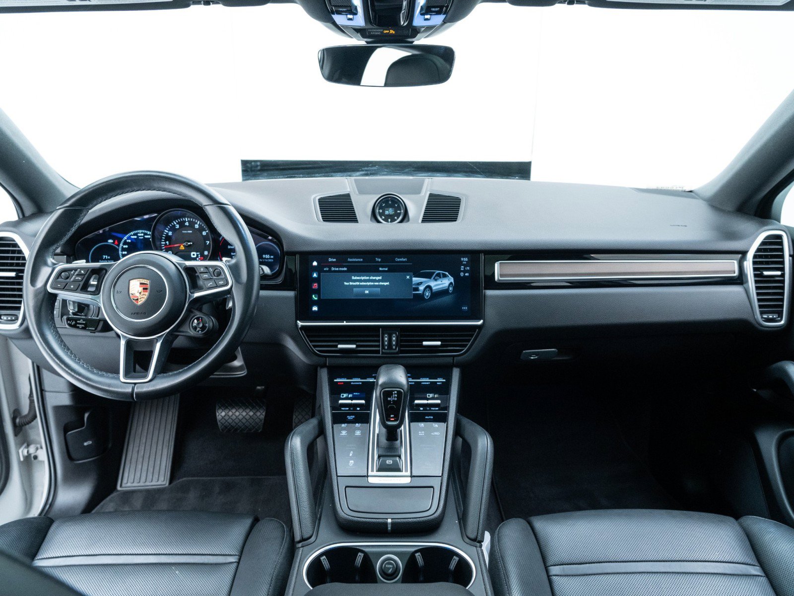 Certified 2022 Porsche Cayenne Platinum Edition image 19