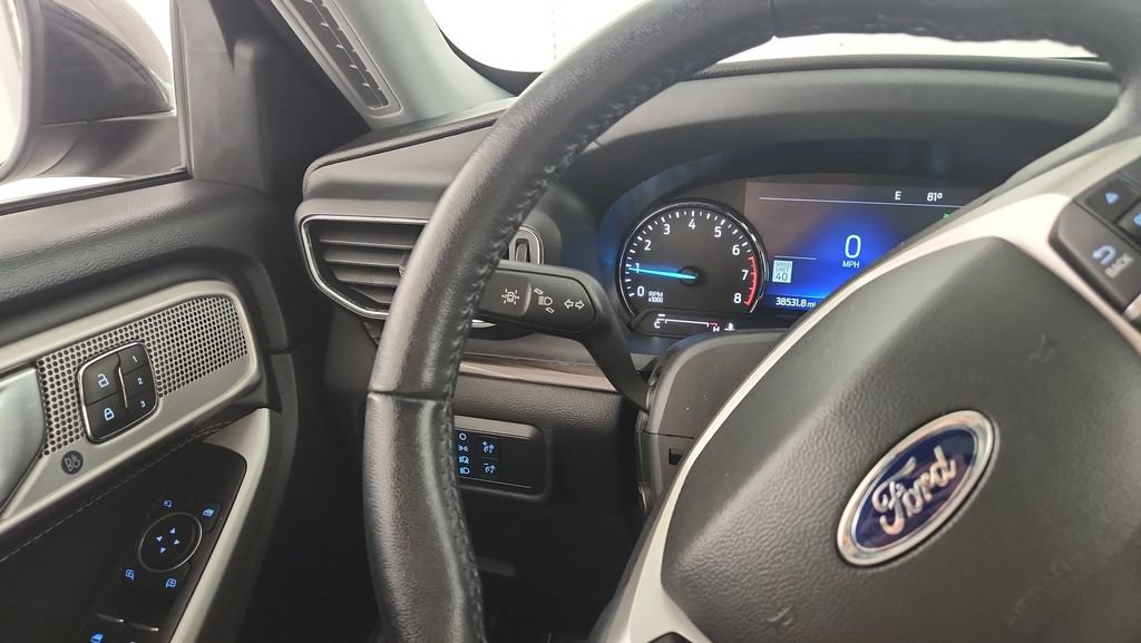 Used 2022 Ford Explorer Limited w/ Equipment Group 301A AWD/4WD image 21