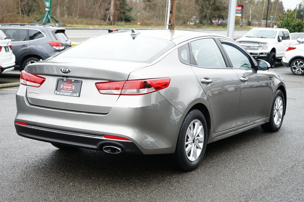 Used 2017 Kia Optima LX image 5
