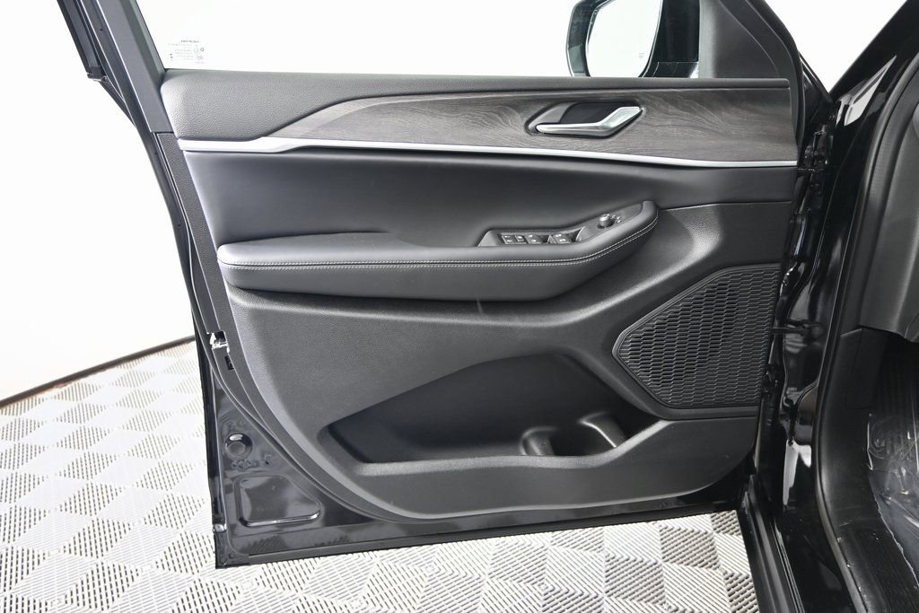 New 2026 Jeep Grand Cherokee L 4WD image 19