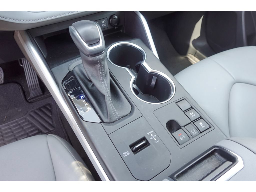 Used 2023 Toyota Highlander XLE FWD image 20