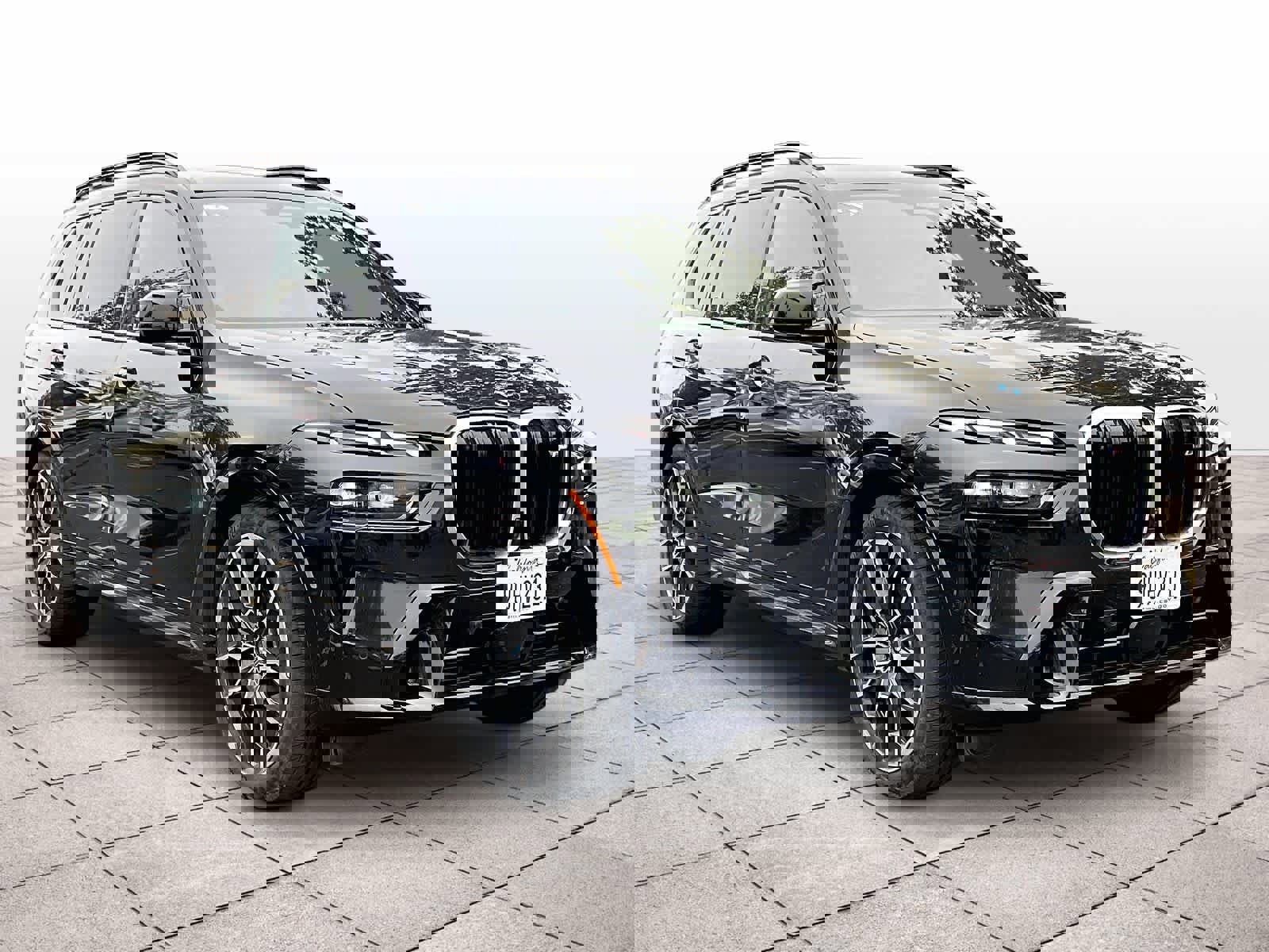 Used 2025 BMW X7 M60i image 2