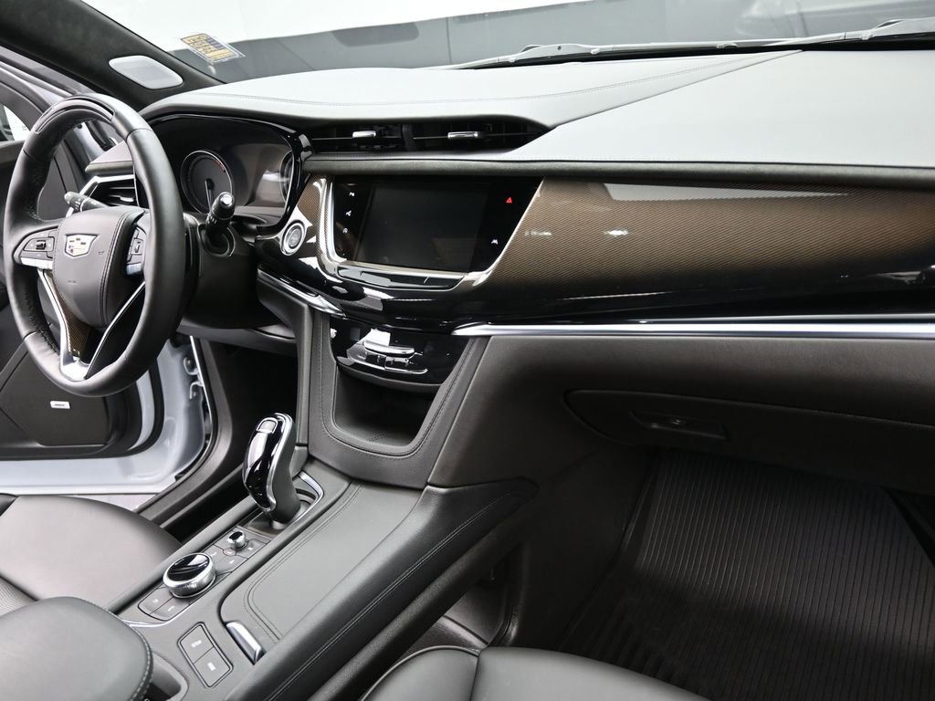 Certified 2025 Cadillac XT6 Premium Luxury w/ Platinum Package image 22