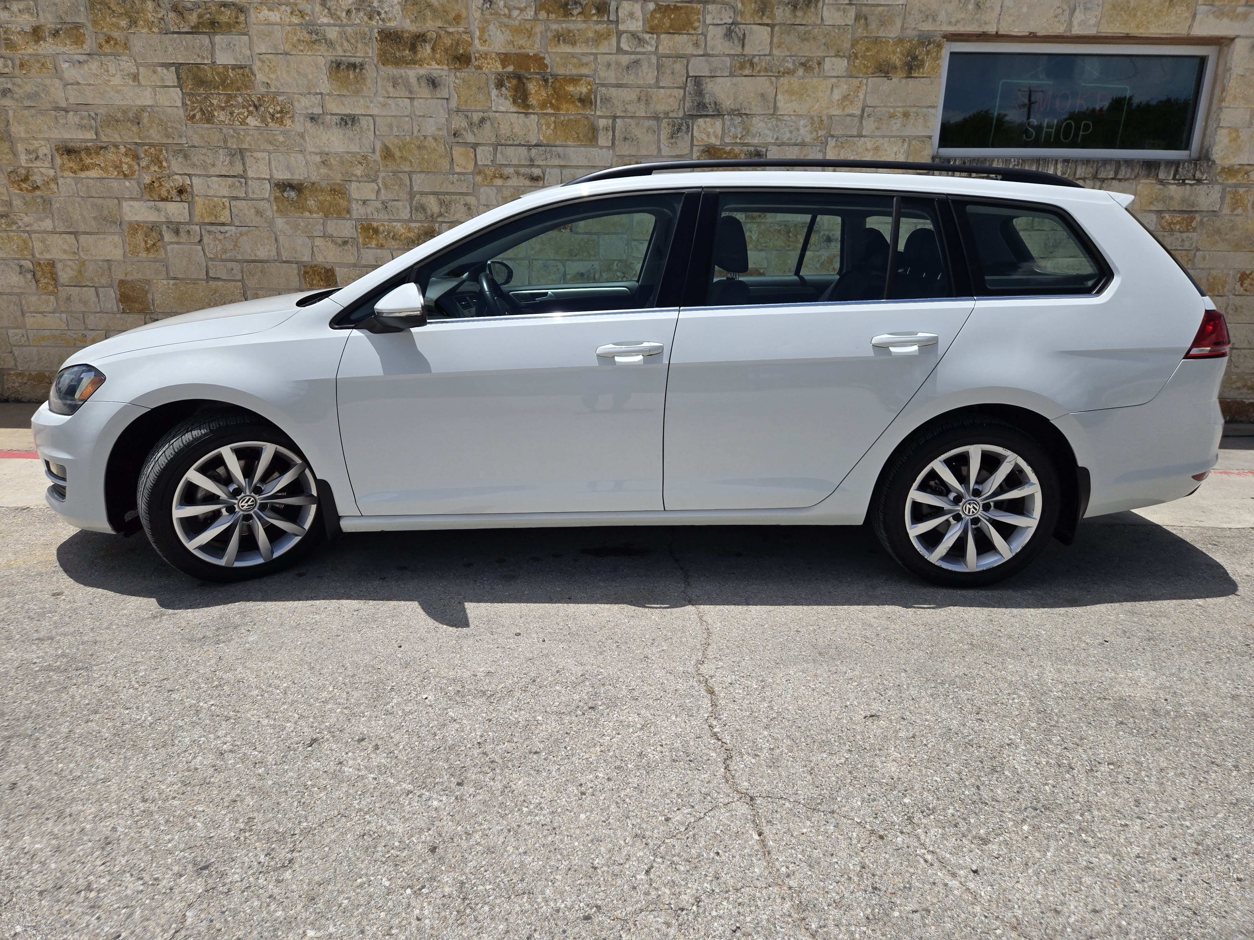 Used 2015 Volkswagen Golf SE w/ Lighting Package