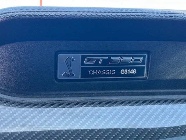 Used 2016 Ford Mustang Shelby GT350 w/ Technology Package RWD image 29