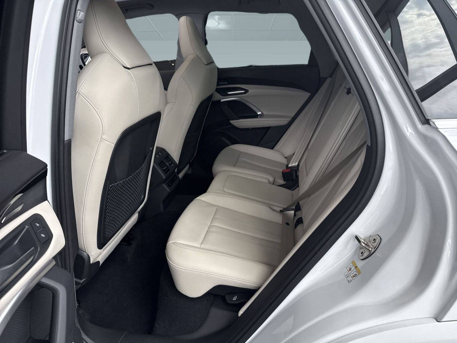 Used 2025 Audi Q5 Prestige image 13