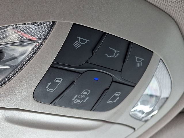 Used 2023 Chrysler Pacifica Touring-L FWD image 25