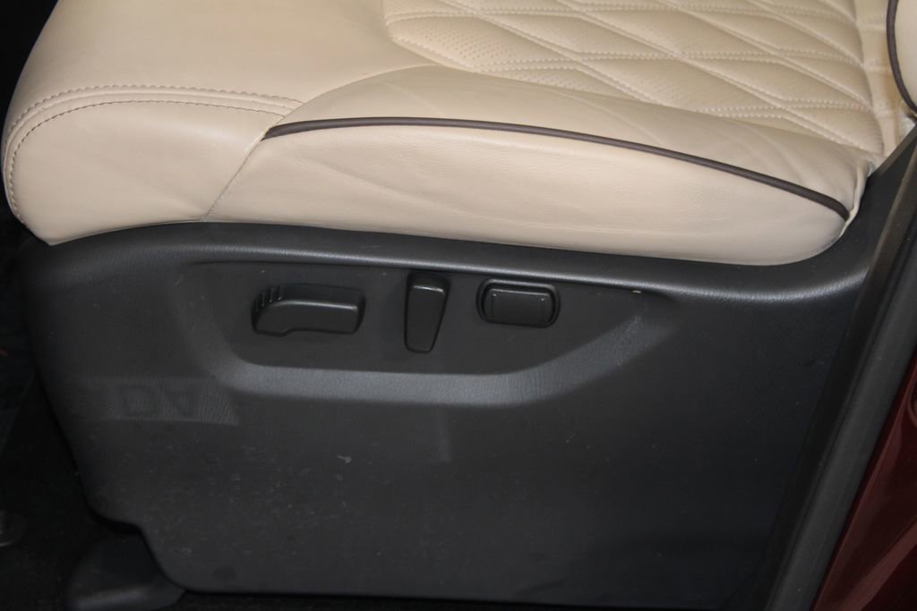 Used 2024 Nissan Armada Platinum w/ Captain's Chairs Package image 21