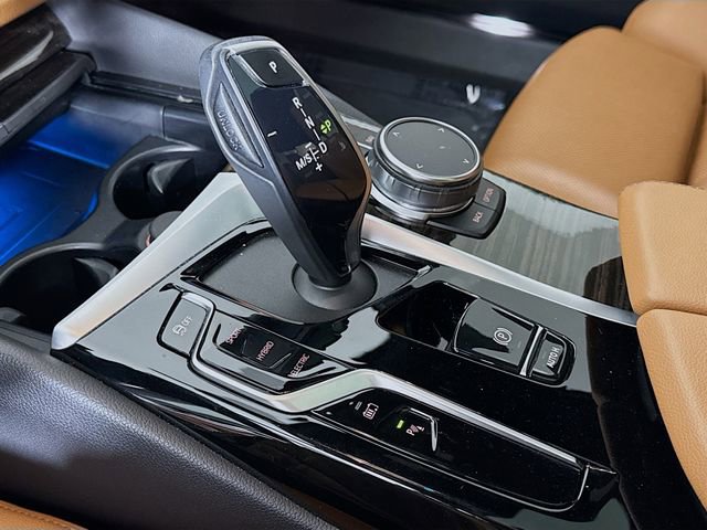 Used 2023 BMW 530e xDrive w/ Premium Package image 17