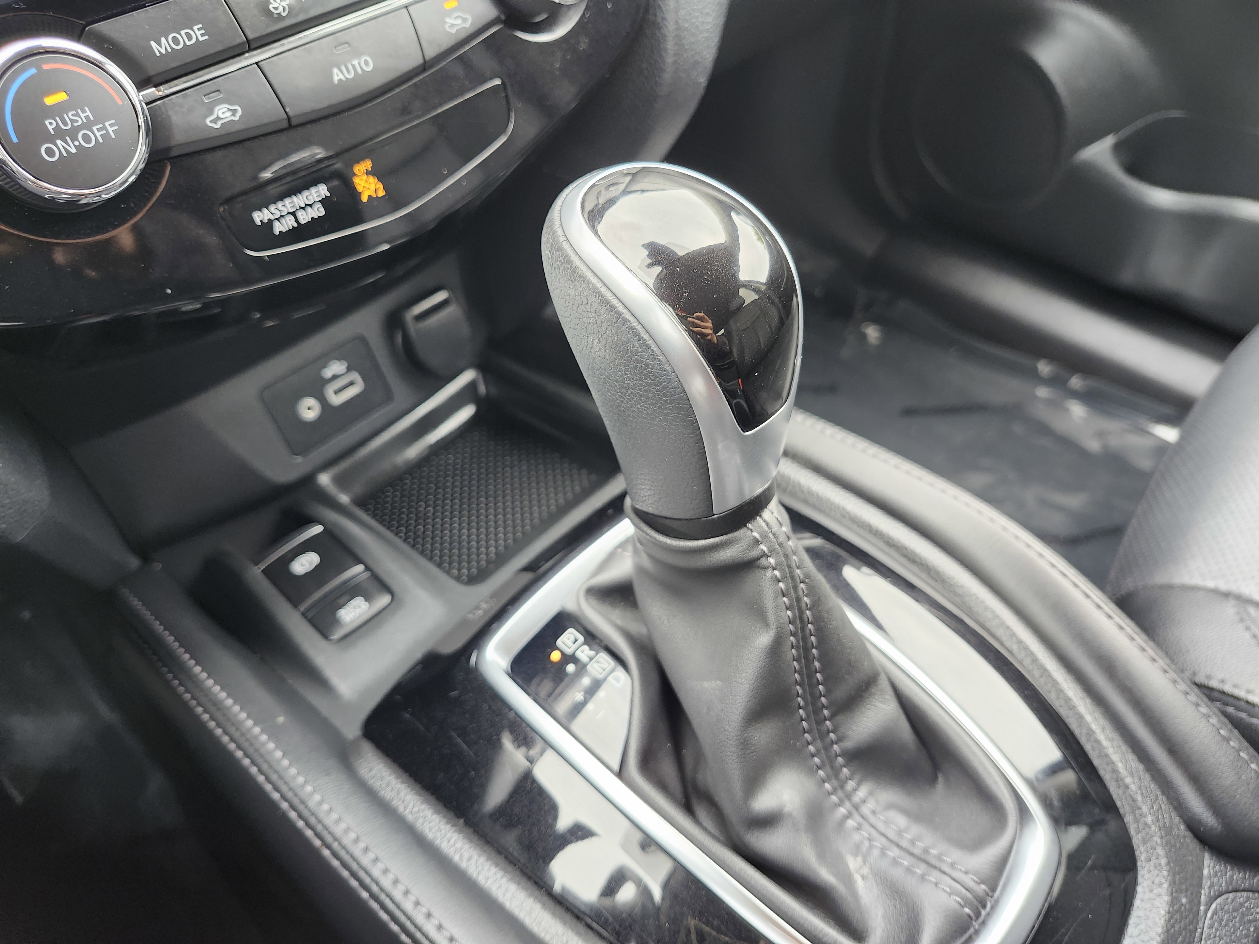 Used 2019 Nissan Rogue SL AWD/4WD image 34