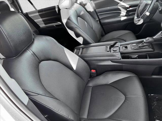 Certified 2025 Toyota Grand Highlander AWD image 18