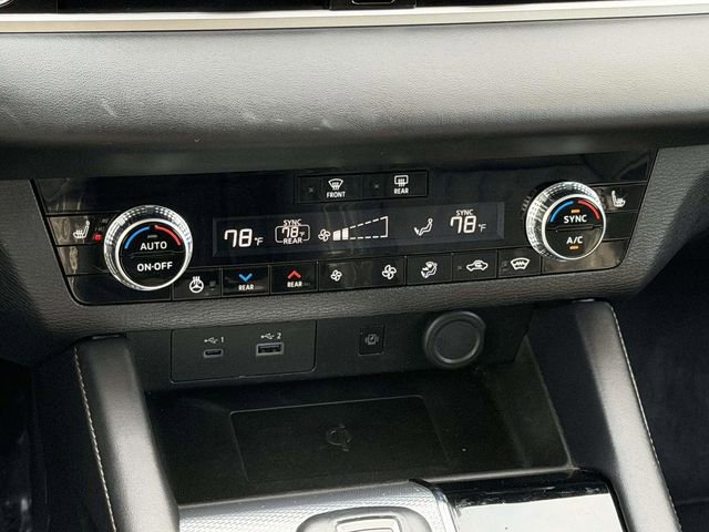 Used 2024 Mitsubishi Outlander SEL Black Edition image 17