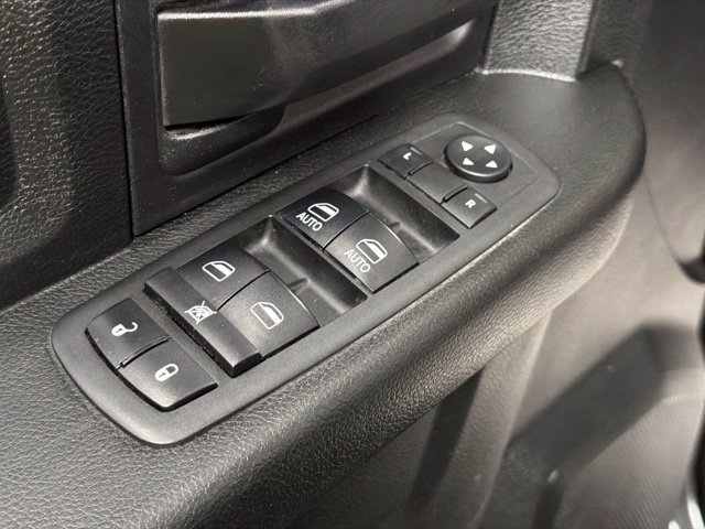 Used 2018 RAM 1500 Express w/ Black Ram 1500 Express Group AWD/4WD image 13
