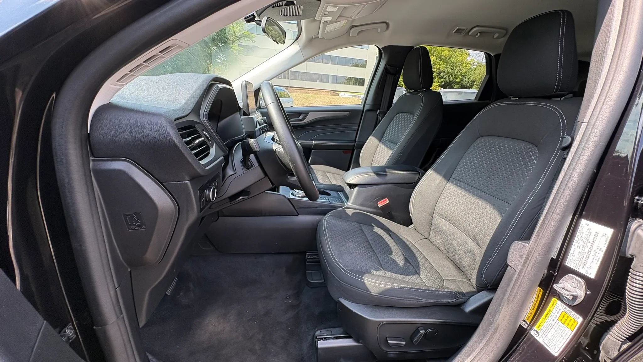 Used 2023 Ford Escape Active AWD/4WD image 28
