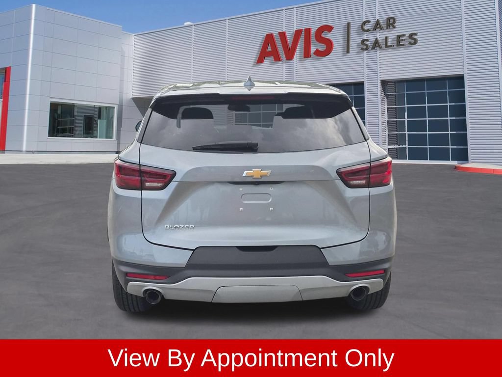 Used 2025 Chevrolet Blazer LT FWD image 7
