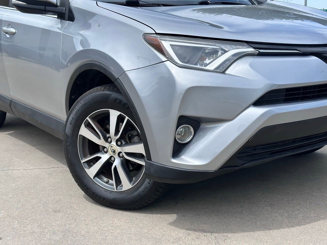 Used 2016 Toyota RAV4 XLE FWD image 2