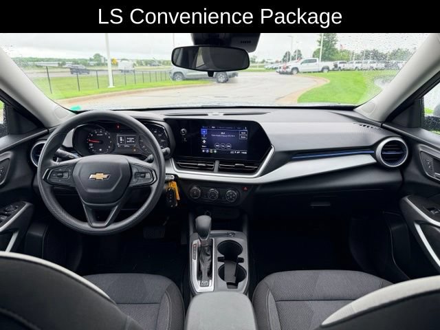 Used 2024 Chevrolet Trax LS w/ LS Convenience Package FWD image 7