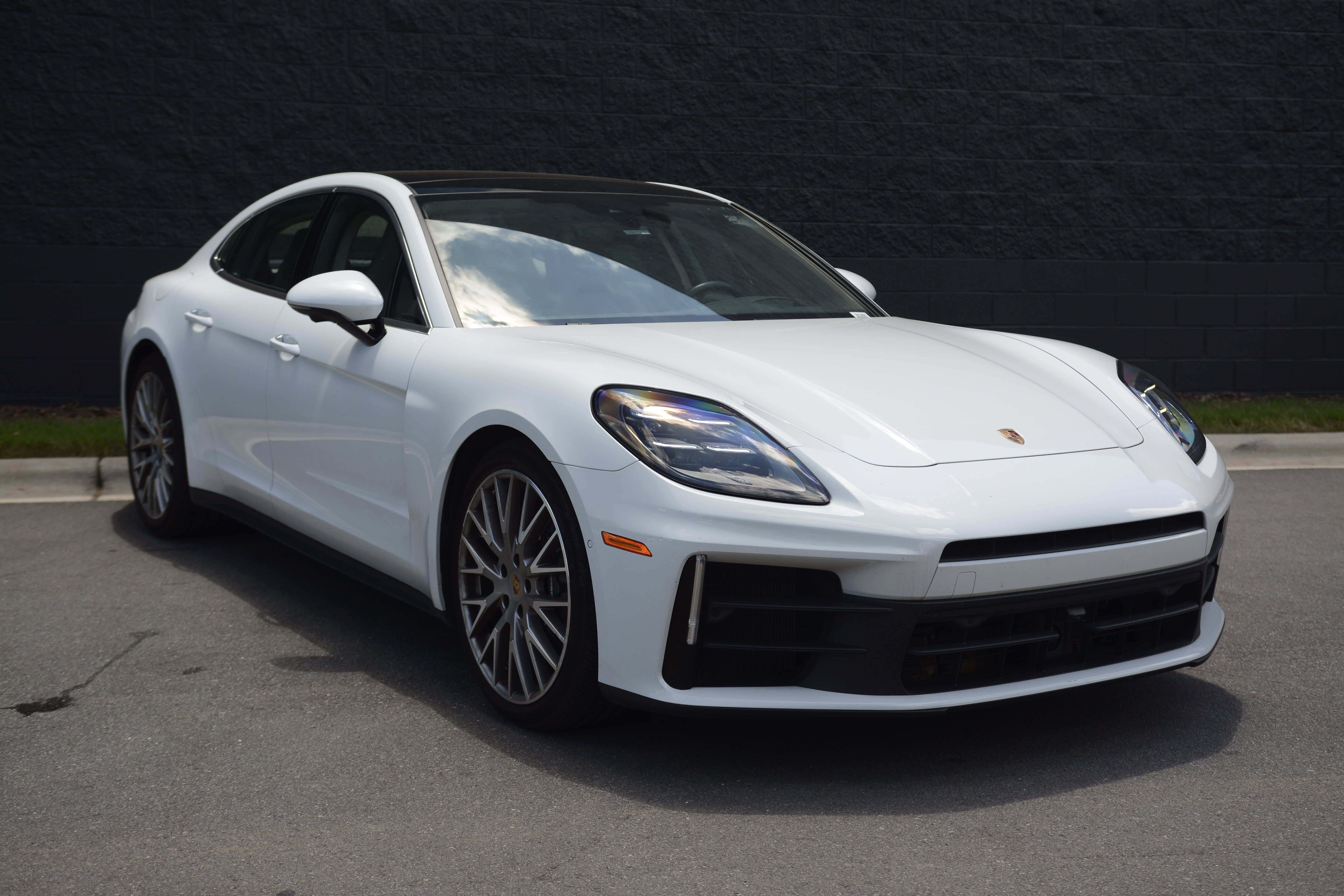 Certified 2024 Porsche Panamera 4 AWD/4WD image 9