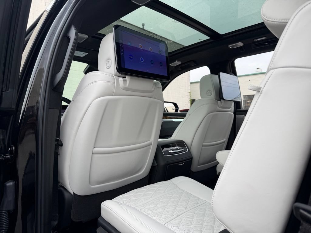 Used 2025 Cadillac Escalade Sport Platinum w/ LPO, ONYX Package AWD/4WD image 20